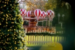 Des attractions de Noël éphémères sont installées pendant toute la saison de Noël au Jardin d’Acclimatation.