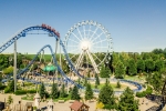 La grande roue et l’attraction iconique de Nigloland, Alpina Blitz.