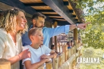 Cabaïana est situé dans un environnement luxuriant aux abords du parc Nigloland.