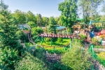 Nigloland est un parc très boisé et l’ombre ne manque pas dans les allées.