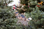 Le Parc Disneyland se pare de ses plus beaux atours pendant la saison de Noël.