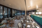 Le mobilier de la Brasserie Rosalie est typique des brasseries parisiennes.