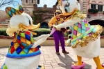 Donald et Daisy à Fantasyland pendant le Disney Music Festival en 2025.
