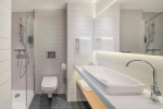 Salle de bain de l’Holiday Inn Express près de Disneyland Paris.