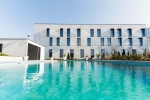 La piscine de l’Hôtel Dali Val d’Europe.