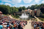Le nouveau spectacle du Puy du Fou 2025 est L’Épée du Roi Arthur.