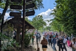 Choisissez de venir au Puy du Fou un jour où l’affluence n’est pas très forte.