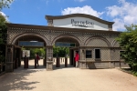 La seconde entrée du Puy du Fou, dédiée aux visiteurs qui séjournent dans les hôtels.