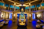 L’hôtel Station Cosmos présente un sapin de Noël venu d’ailleurs.