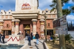 Tout droit sorti de la bande-dessinée, l’architecture du restaurant immerge les visiteurs en Égypte.