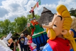 Les personnages des aventures d’Astérix et Obélix sont prêts à accueillir les visiteurs poue une nouvelle saison.