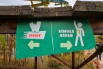 La montagne russe familiale Tiki-Waka est uniquement disponible avec les coupe-files SPEEDY Rides et SPEEDY Rides Unlimited.