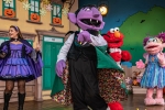 Le spectacle 1, 2, 3, C’est déjà Halloween avec les personnages de Sesame Street.
